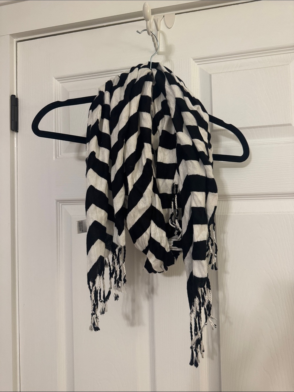 Black & White Chevron Striped Fringe Scarf